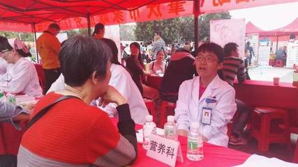 市一院開展“天天學雷鋒，志愿不停步”系列活動，營養健康咨詢便民惠民暖人心