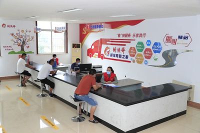 連云港贛榆 “榆快驛”為新就業(yè)群體筑“暖心家” 手續(xù)代辦服務(wù)成亮點(diǎn)